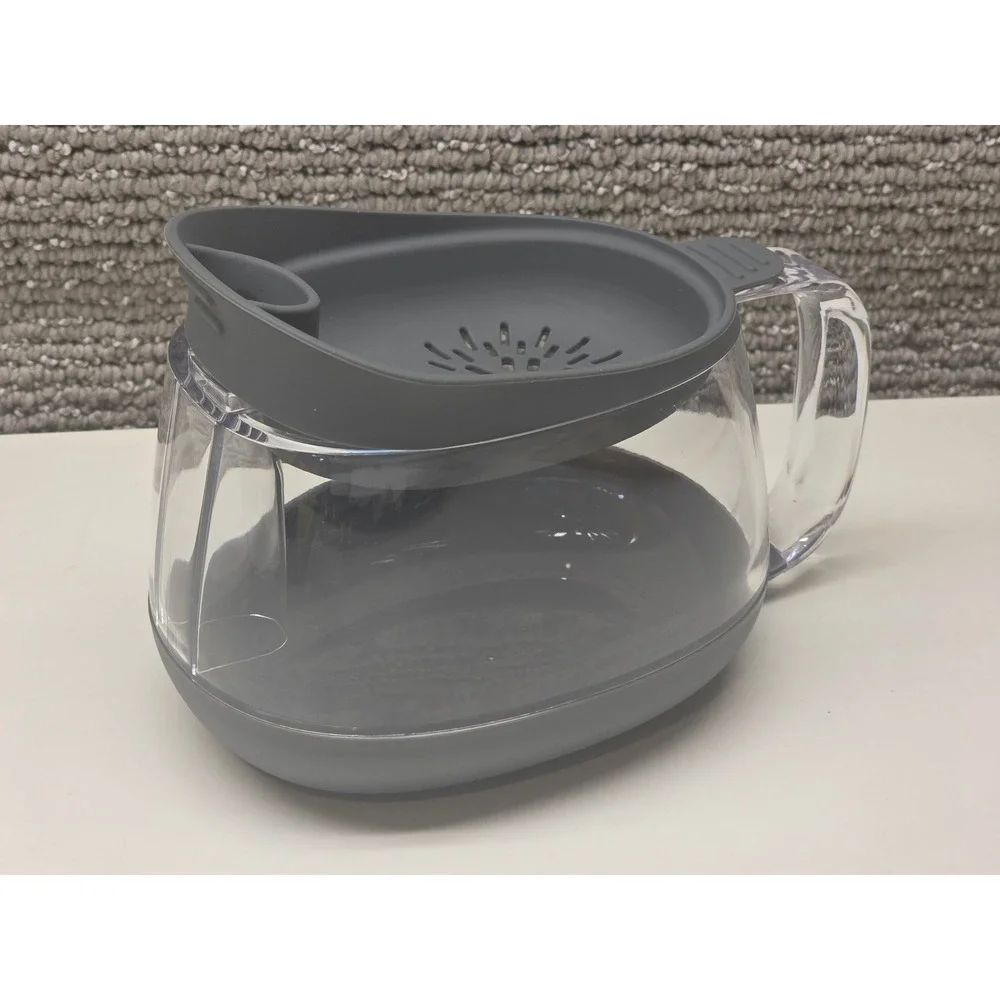 Tovolo Fat Separator Gravy Strainer Grey‎ Silicone Lid Clear Plastic 5 Inch